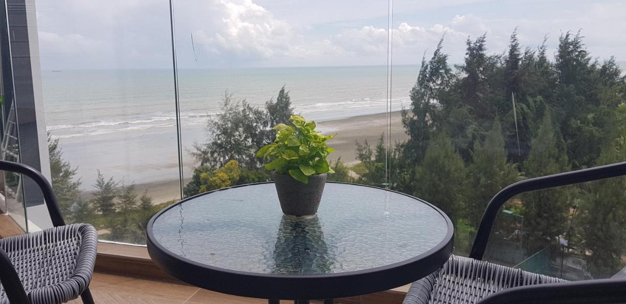 Timurbay Studio Apartment Facing Beautiful Beach Куантан Екстер'єр фото